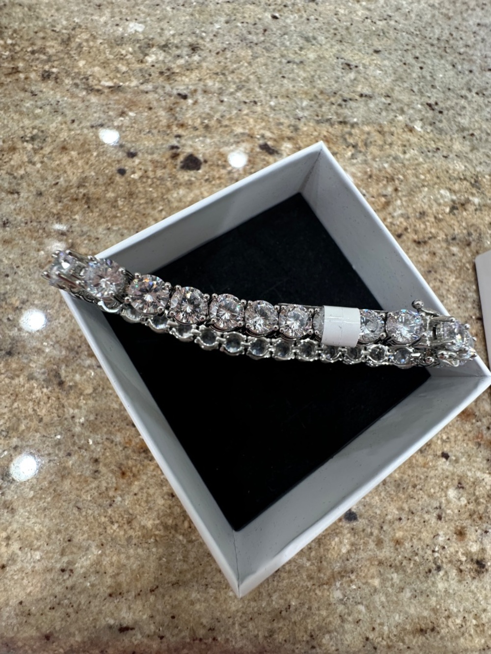 NWT TENNIS BRACELET 18K WHITE GOLD NEIMAN MARCUS - Picture 5 of 5